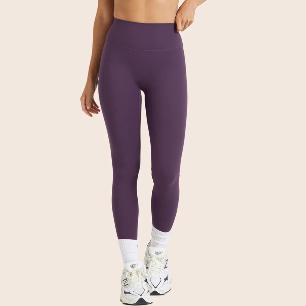 BRAND NEW: SET Active SPORTBODY® LEGGINGS in SPARKLE (Plum), Size Medium